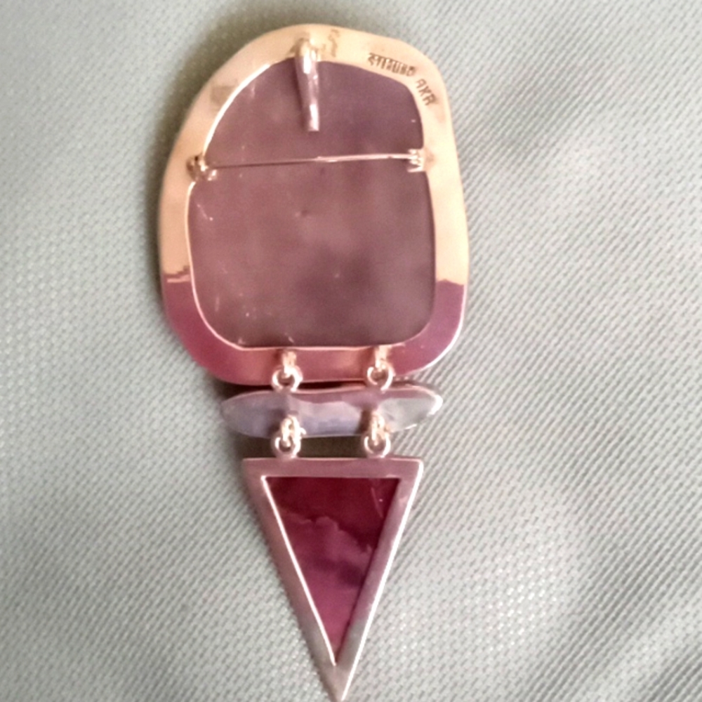 ARTIST MADE CARVED AMETHYST, IRRADIATED PEARL AND CHAROITE PIN/PENDANT - Picture 4 of 10